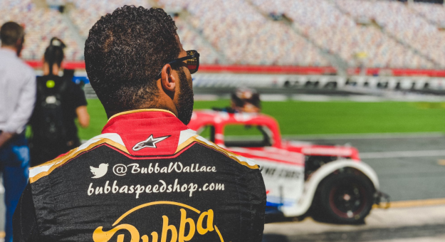 Visit Bubba Wallace, PEAK iRacing Series drivers swap seats at Charlotte Motor Speedway page