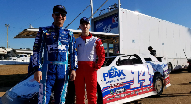 Visit Wide World of Esports: Dirt tracking with Bell and Bowyer, cleaning out the office, and drifting at Richmond page